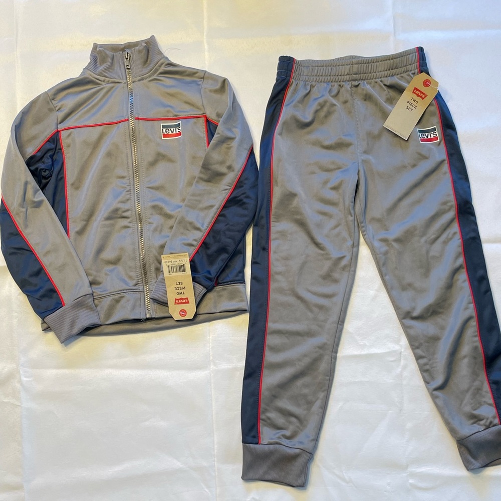 Levi’s track suit NWT size 6-7